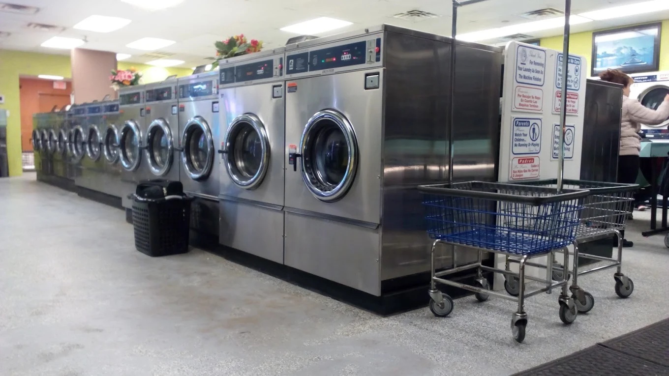Inside Wash Em Up laundromat Midland